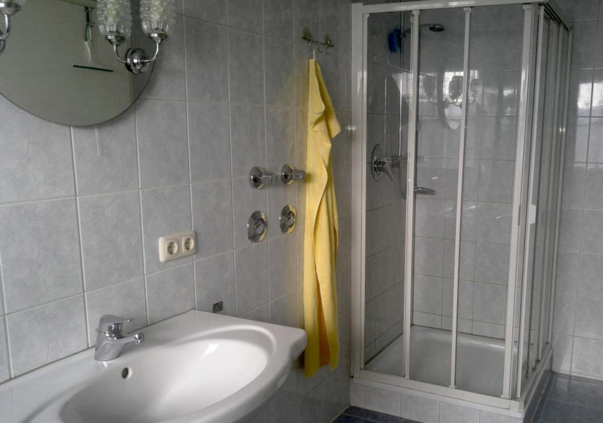 Gaestehaus Am Rathaus, Mehrbettzimmer 2 * Hohenpeißenberg